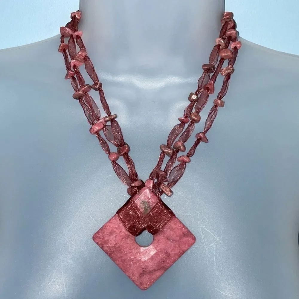Stone & Ribbon Necklace NEW
